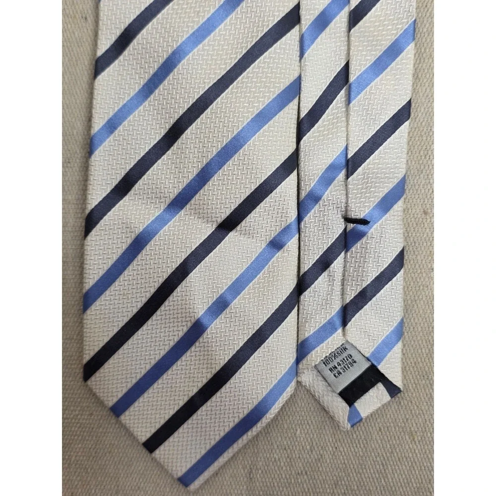 Geoffrey Beene Mens Silk Necktie Blue‎ Navy Silver Diagonal Stripe RN 43170